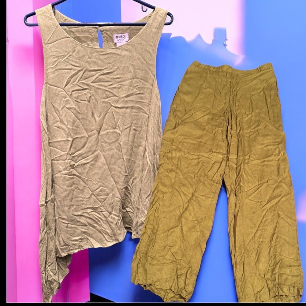 Monroe & Main Olive Jumpsuit Set LARGE no stains or wear